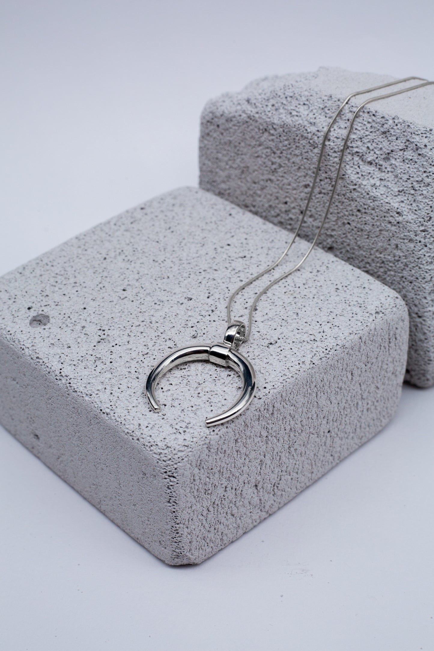Pendant Horn