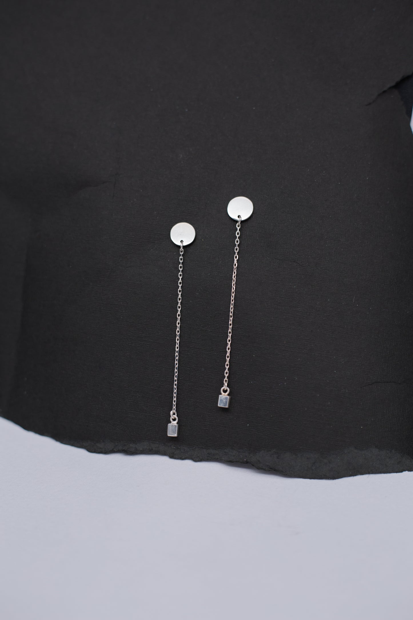 Earings hanging cubes